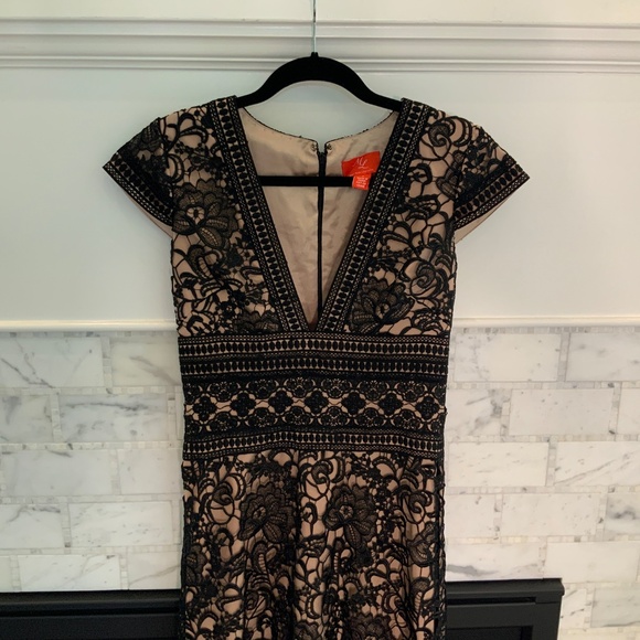 Monique Lhuillier gown formal dress black florallace overlay couture plunge neck - Picture 11 of 16